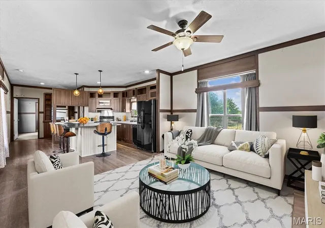 Photo 3 of Sale Pending at 14017 N Prairie Rd, Hoyleton, IL 62803 | MLS# MIS26062778 | Listing updated on 2026-10-07