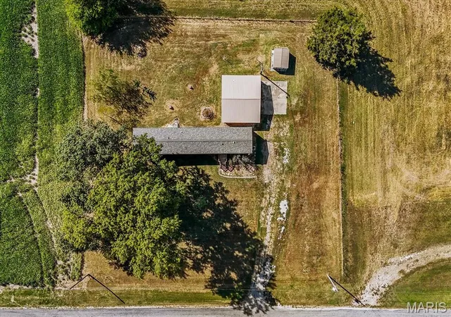 Photo 32 of Sale Pending at 14017 N Prairie Rd, Hoyleton, IL 62803 | MLS# MIS26062778 | Listing updated on 2026-10-07