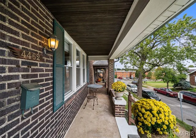 Photo 3 of Single family home for sale at 4462 Neosho St, Saint Louis, MO 63116 | MLS# MIS26062783 | Listing updated on 2026-10-05