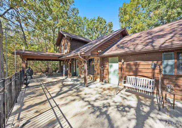 Photo 3 of Single family home for sale at 12956 Hencher Rd, De Soto, MO 63020 | MLS# MIS26062784 | Listing updated on 2026-10-09