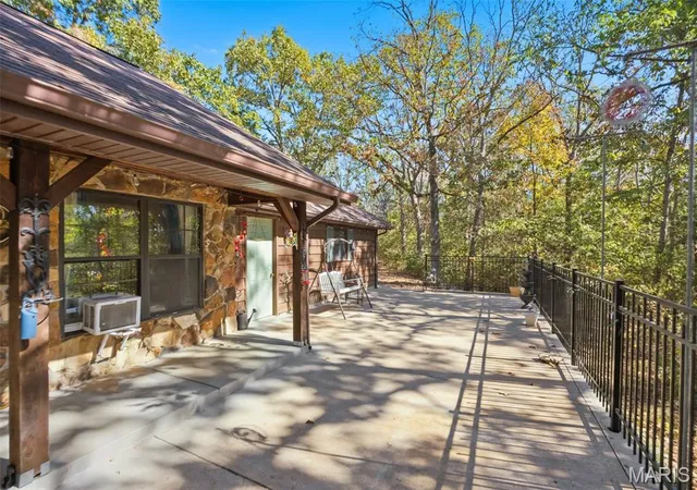 Photo 3 of Single family home for sale at 12956 Hencher Rd, De Soto, MO 63020 | MLS# MIS26062784 | Listing updated on 2026-10-09