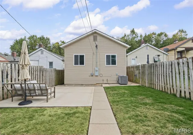 Photo 4 of Sale Pending at 4725 Hummel Ave, Saint Louis, MO 63116 | MLS# MIS26062785 | Listing updated on 2026-10-18