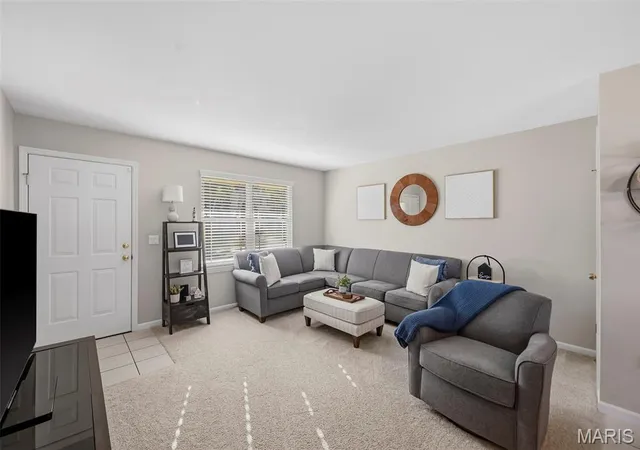 Photo 3 of Sale Pending at 7 Teak Ct, Saint Peters, MO 63376 | MLS# MIS26062789 | Listing updated on 2026-10-09