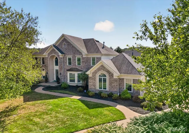Photo 1 of Single family home for sale at 17915 White Robin Ct, Chesterfield, MO 63005 | MLS# MIS26062792 | Listing updated on 2026-10-04