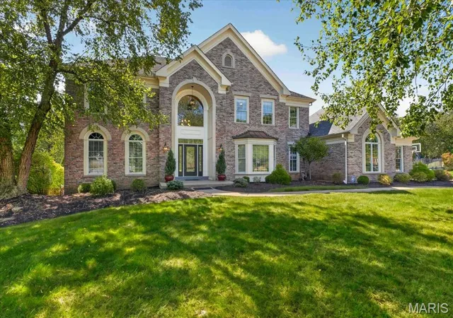 Photo 1 of Mansion for sale at 17915 White Robin Ct, Chesterfield, MO 63005 | MLS# MIS26062792 | Listing updated on 2026-10-07
