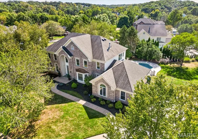 Photo 2 of Single family home for sale at 17915 White Robin Ct, Chesterfield, MO 63005 | MLS# MIS26062792 | Listing updated on 2026-10-04