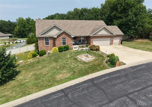 Photo 1 of Single family home for sale at 384 Arvel Ln, Washington, MO 63090 | MLS# MIS26062796 | Listing updated on 2026-10-08