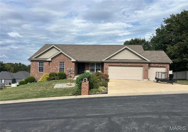 Photo 3 of Single family home for sale at 384 Arvel Ln, Washington, MO 63090 | MLS# MIS26062796 | Listing updated on 2026-10-08