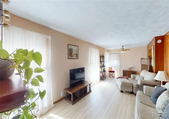Photo 3 of Single family home for sale at 1109 Killarney Dr, Greenville, IL 62246 | MLS# MIS26062797 | Listing updated on 2026-09-29