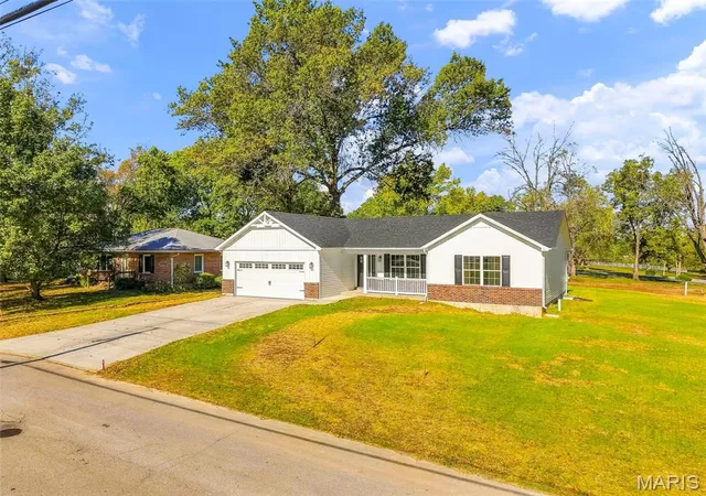 Photo 1 of Single family home for sale at 181 Harris St, Troy, MO 63379 | MLS# MIS26062798 | Listing updated on 2026-10-22