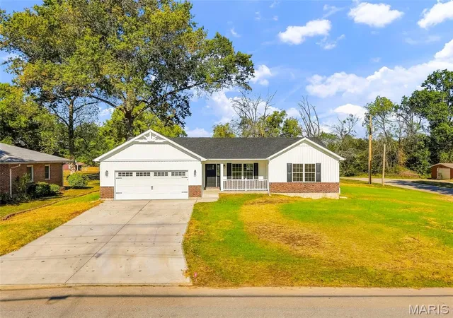 Photo 2 of Single family home for sale at 181 Harris St, Troy, MO 63379 | MLS# MIS26062798 | Listing updated on 2026-10-22