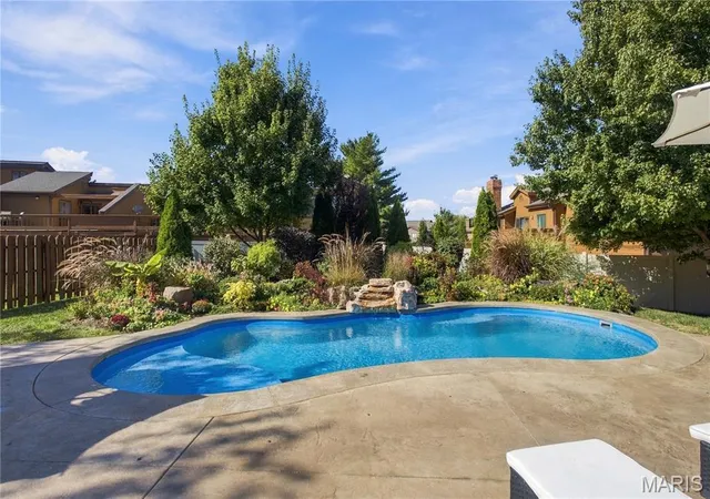 Photo 1 of Single family home for sale at 733 Cedar Glen Dr, Weldon Spring, MO 63304 | MLS# MIS26062802 | Listing updated on 2026-10-09
