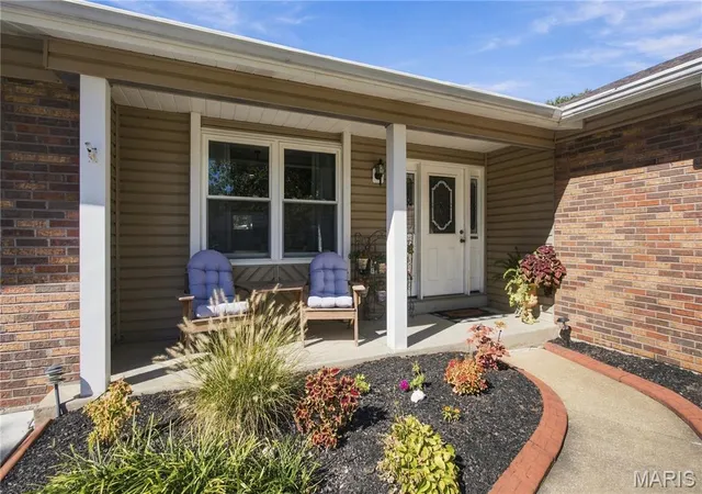 Photo 2 of Single family home for sale at 733 Cedar Glen Dr, Weldon Spring, MO 63304 | MLS# MIS26062802 | Listing updated on 2026-10-09