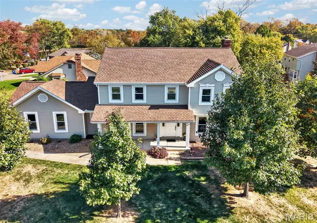 Photo 1 of Single family home for sale at 31 Fox Pointe Ct, Saint Charles, MO 63304 | MLS# MIS26062804 | Listing updated on 2026-10-30