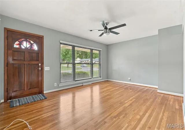 Photo 4 of Sale Pending at 3011 Peal Dr, Saint Louis, MO 63125 | MLS# MIS26062812 | Listing updated on 2026-10-06