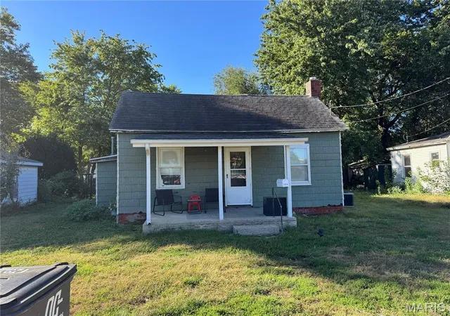 Single family home for sale at 204 E Columbia St, Litchfield, IL 62056 | MLS# MIS26062817