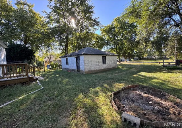Photo 4 of Single family home for sale at 204 E Columbia St, Litchfield, IL 62056 | MLS# MIS26062817 | Listing updated on 2026-09-29