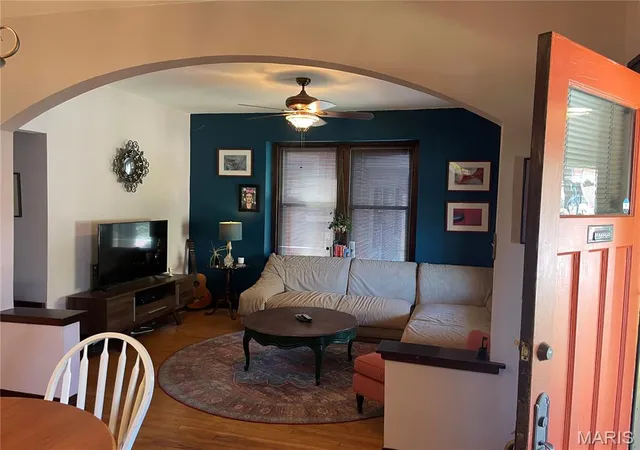 Photo 2 of Single family home for sale at 5418 S Kingshighway Blvd, Saint Louis, MO 63109 | MLS# MIS26062818 | Listing updated on 2026-10-08