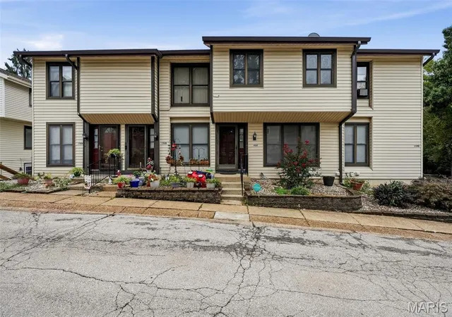 Photo 2 of Townhouse for sale at 158 Beard Dr #C, Eureka, MO 63025 | MLS# MIS26062819 | Listing updated on 2026-10-02