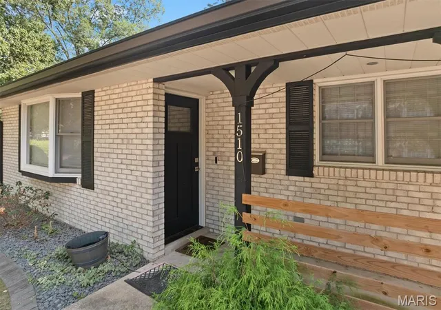 Photo 3 of Single family home for sale at 1510 Lindenthal Ave, Highland, IL 62249 | MLS# MIS26062821 | Listing updated on 2026-10-08
