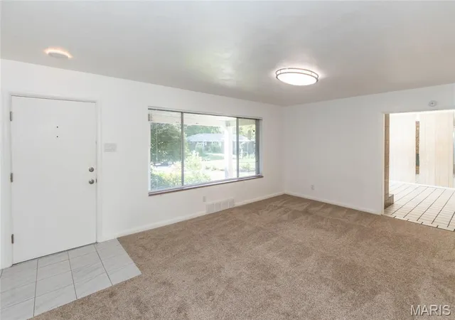 Photo 2 of Single family home for sale at 2 Creekside Ln, Saint Louis, MO 63141 | MLS# MIS26062823 | Listing updated on 2026-10-05