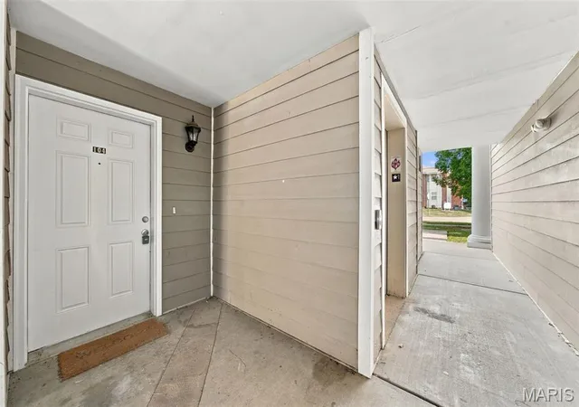 Photo 3 of Condo for sale at 660 Materdie Ln #104, Florissant, MO 63031 | MLS# MIS26062827 | Listing updated on 2026-10-02