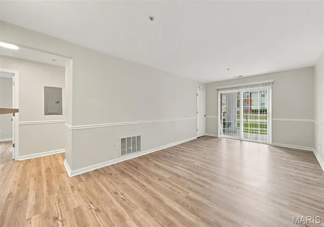 Photo 4 of Condo for sale at 660 Materdie Ln #104, Florissant, MO 63031 | MLS# MIS26062827 | Listing updated on 2026-10-02