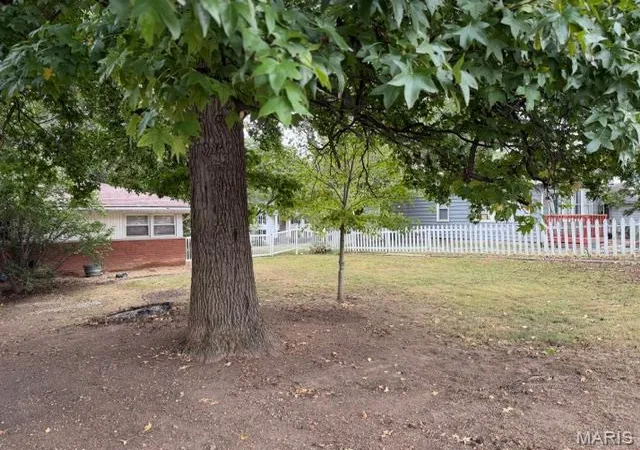 Photo 3 of Single family home for sale at 134 N Broad St, Hillsboro, IL 62049 | MLS# MIS26062831 | Listing updated on 2026-09-29