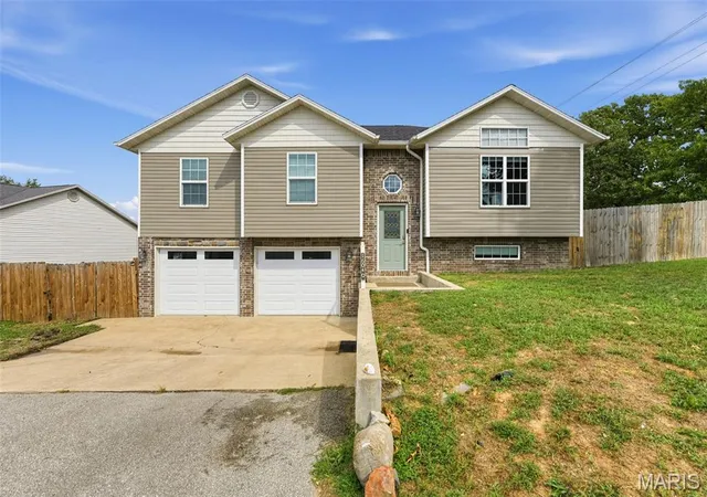 Photo 1 of Single family home for sale at 16040 Haidyn Rd, Saint Robert, MO 65584 | MLS# MIS26062833 | Listing updated on 2026-10-05