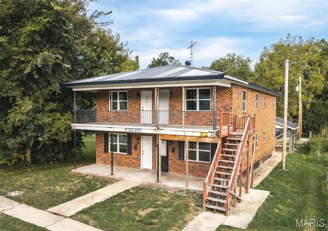 Photo 1 of Multi family home for sale at 213 E Springfield St, Saint James, MO 65559 | MLS# MIS26062838 | Listing updated on 2026-10-06