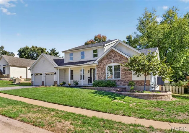 Photo 1 of Sale Pending at 1952 Farm Valley Dr, Chesterfield, MO 63017 | MLS# MIS26062843 | Listing updated on 2026-10-26
