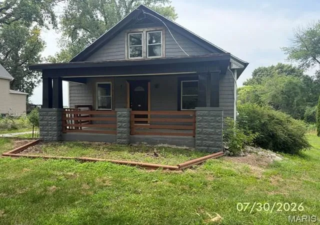 Photo 1 of Single family home for sale at 2716 South 24th, Quincy, IL 62305 | MLS# MIS26062845 | Listing updated on 2026-09-29