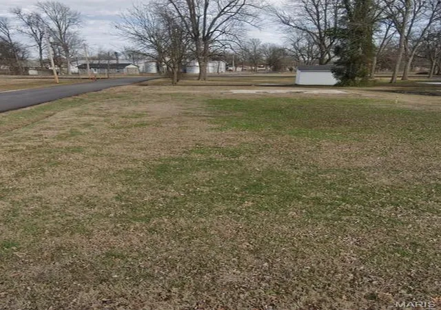 Land for sale at 302 Jackson St, Sikeston, MO 63801 | MLS# MIS26062846