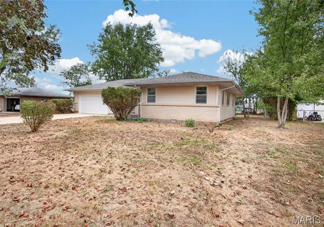 Photo 2 of Single family home for sale at 155 Jessie St, Lebanon, MO 65536 | MLS# MIS26062859 | Listing updated on 2026-10-01