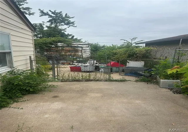 Photo 3 of Single family home for sale at 608 St Monica Dr, Cahokia, IL 62206 | MLS# MIS26062868 | Listing updated on 2026-09-29