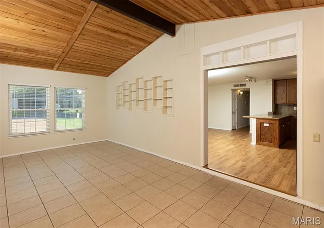 Photo 3 of Sale Pending at 246 Howard Dr, Ballwin, MO 63021 | MLS# MIS26062877 | Listing updated on 2026-10-05