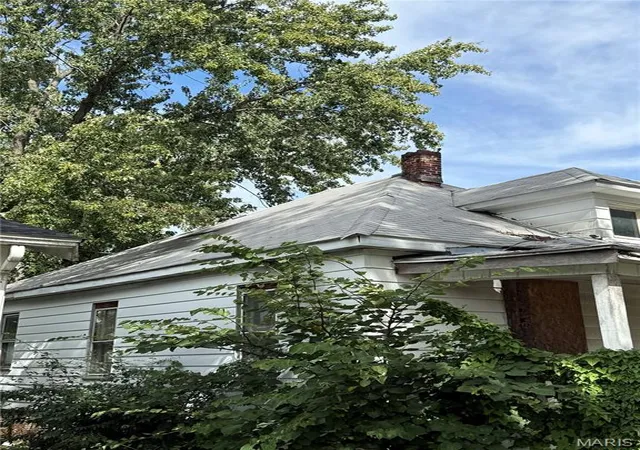 Photo 4 of Single family home for sale at 1096 W Green, Decatur, IL 62522 | MLS# MIS26062880 | Listing updated on 2026-09-29