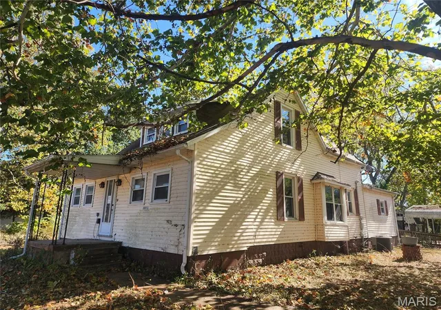 Photo 1 of Single family home for sale at 108 W Illinois St, Sorento, IL 62086 | MLS# MIS26062882 | Listing updated on 2026-10-13