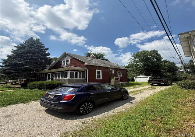 Photo 3 of Single family home for sale at 442 W Division, Decatur, IL 62526 | MLS# MIS26062885 | Listing updated on 2026-09-29