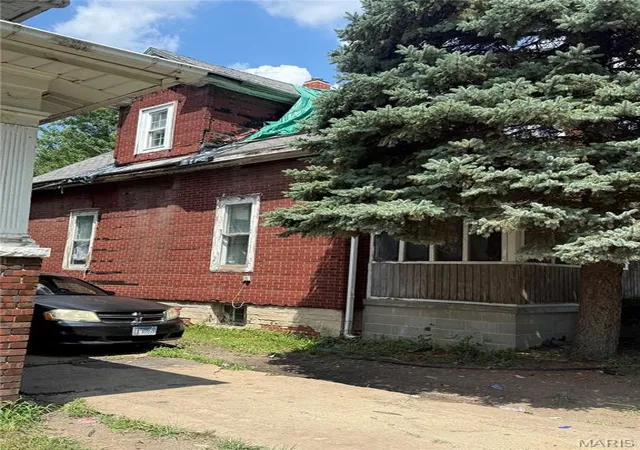 Photo 3 of Single family home for sale at 442 W Division, Decatur, IL 62526 | MLS# MIS26062885 | Listing updated on 2026-09-29