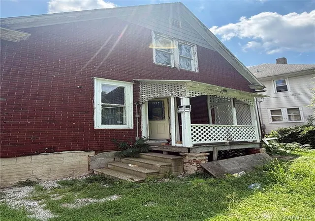 Photo 4 of Single family home for sale at 442 W Division, Decatur, IL 62526 | MLS# MIS26062885 | Listing updated on 2026-09-29