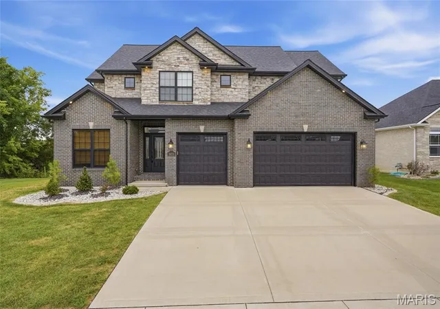 Photo 1 of Single family home for sale at 1623 Oglesby Dr, Edwardsville, IL 62025 | MLS# MIS26062886 | Listing updated on 2026-09-29