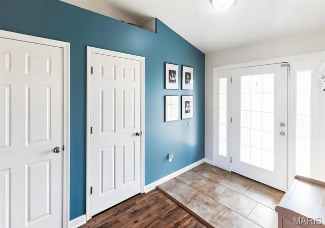 Photo 3 of Sale Pending at 603 Meadow Oaks Dr, Saint Clair, MO 63077 | MLS# MIS26062896 | Listing updated on 2026-10-07