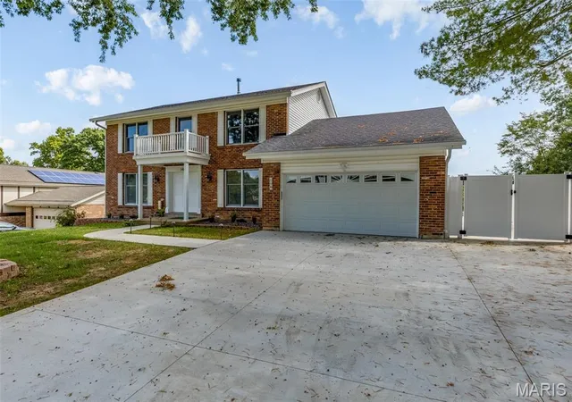 Photo 1 of Single family home for sale at 148 Spring Oaks Dr, Ballwin, MO 63011 | MLS# MIS26062899 | Listing updated on 2026-10-05