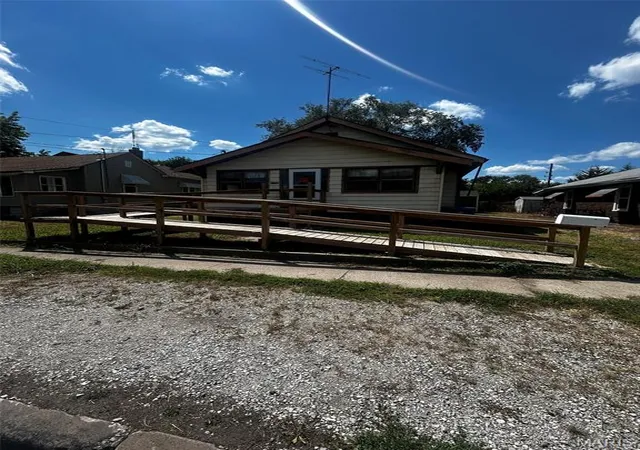 Photo 1 of Single family home for sale at 336 Goulding St, East Alton, IL 62024 | MLS# MIS26062901 | Listing updated on 2026-09-29