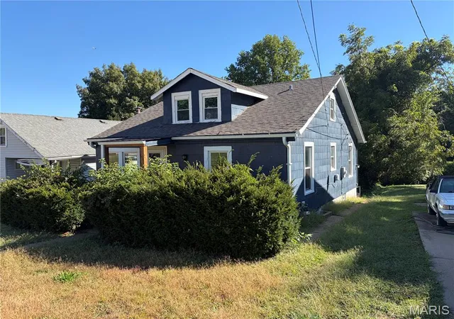 Photo 2 of Single family home for sale at 3834 Waco Dr, Saint Louis, MO 63121 | MLS# MIS26062905 | Listing updated on 2026-10-02