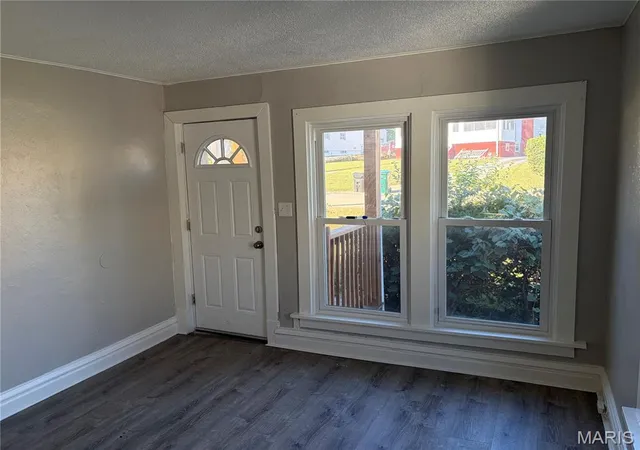 Photo 3 of Single family home for sale at 3834 Waco Dr, Saint Louis, MO 63121 | MLS# MIS26062905 | Listing updated on 2026-10-02