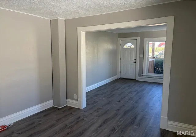 Photo 3 of Single family home for sale at 3834 Waco Dr, Saint Louis, MO 63121 | MLS# MIS26062905 | Listing updated on 2026-10-02
