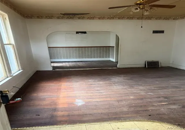 Photo 1 of Single family home for sale at 707 N Madison St, Litchfield, IL 62056 | MLS# MIS26062906 | Listing updated on 2026-09-29