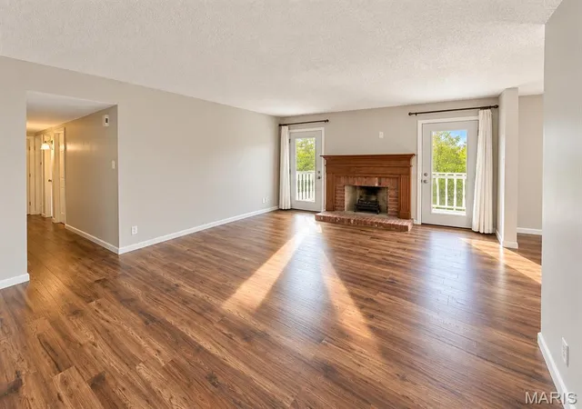 Listing Photo 4 - Condo for sale in building located at 2323 Manor Grv Dr, Chesterfield, MO 63017 - Unit #18